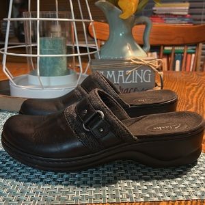 clarks bendables clogs